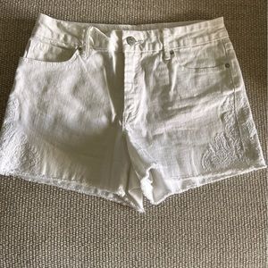 Jessica Simpson - Size 27 / S - Embroidered Mid-Rise White Shorts